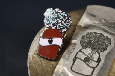 Professionelle Produktfotos von Pins Professionelle Produktfotos von Pins