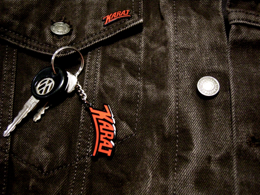 Schlüsselanhänger und Pins Schlüsselanhänger und Pins